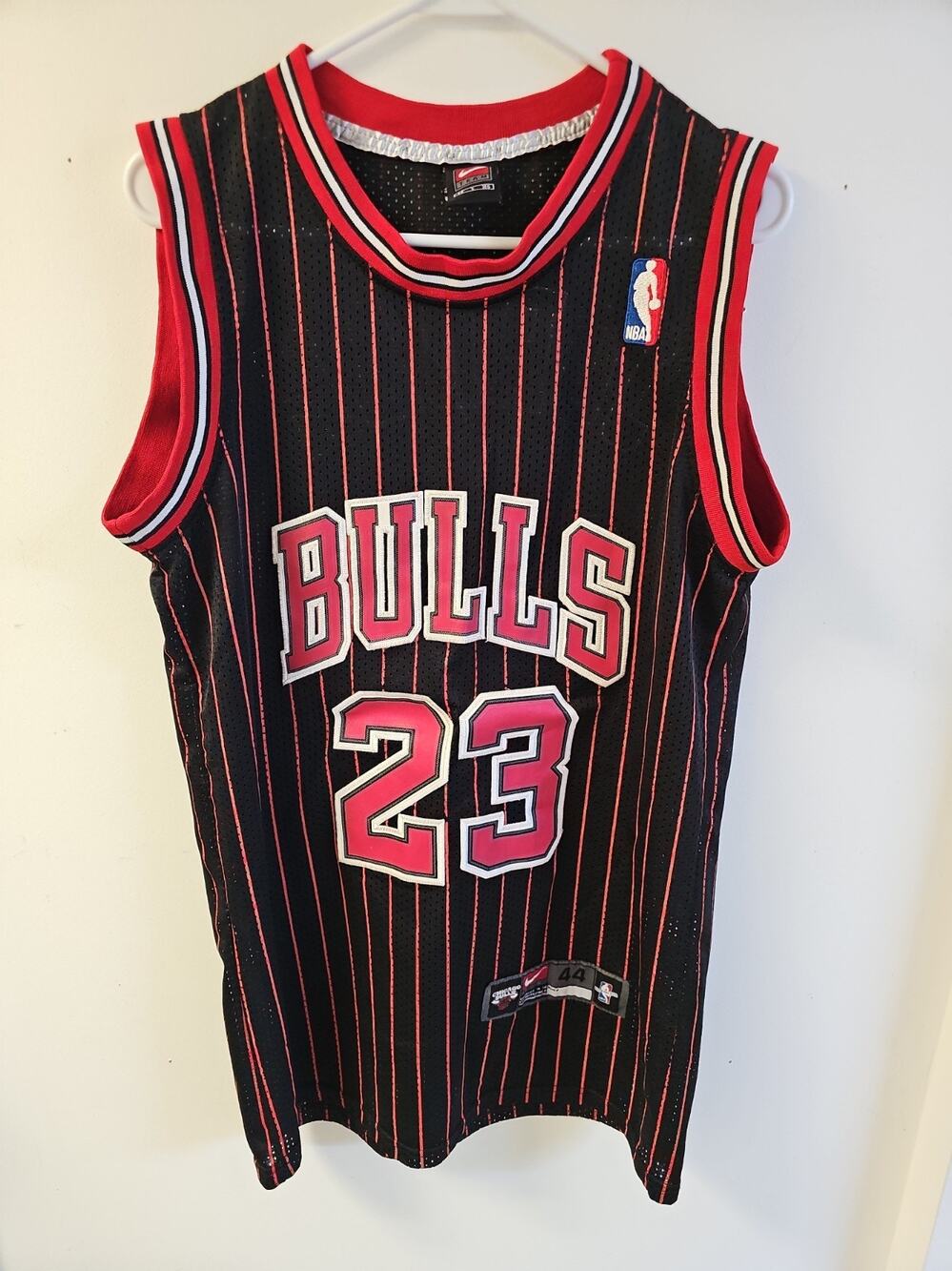 Nike Michael Jordan Chicago Bulls #23 Jersey Mens Size 44 S Black Pinstripe NBA